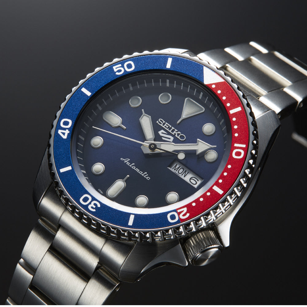 Seiko 5 Sports SRPD53K1 Horloge Blauw/Rood 'Pepsi'